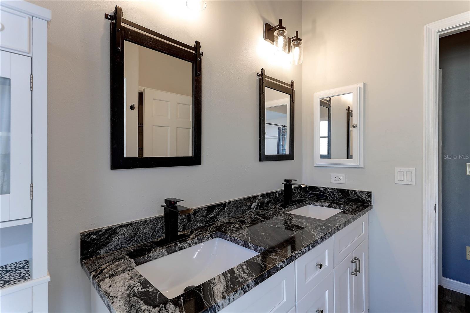 COUNTRY GATE - Residential