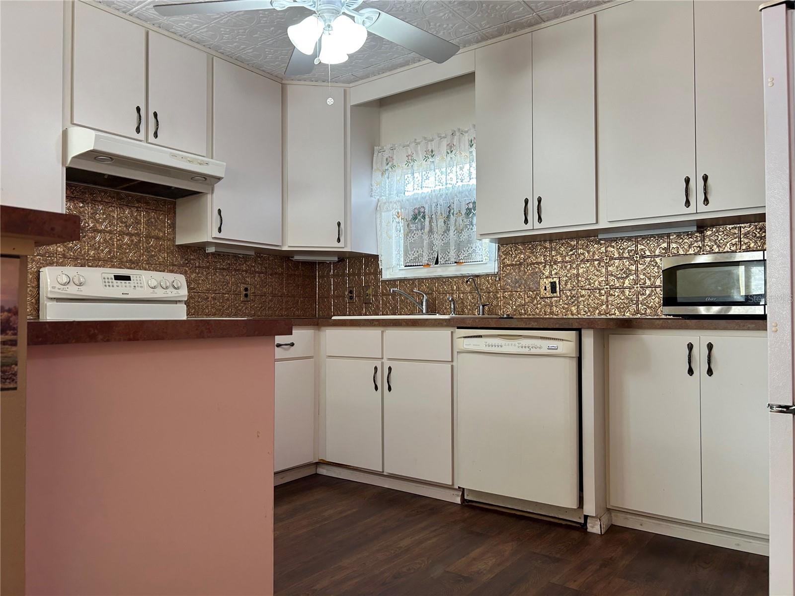 VILLAGES OF SUMTER VILLA VALDEZ - Residential