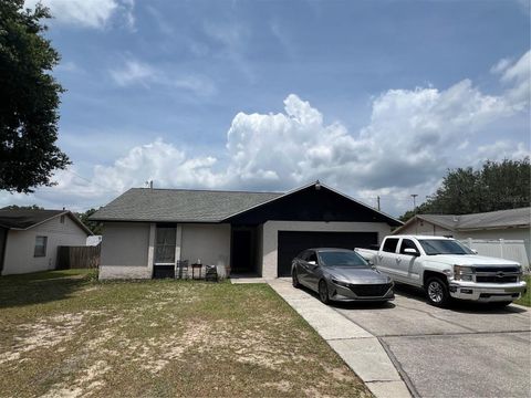 A home in LAKELAND