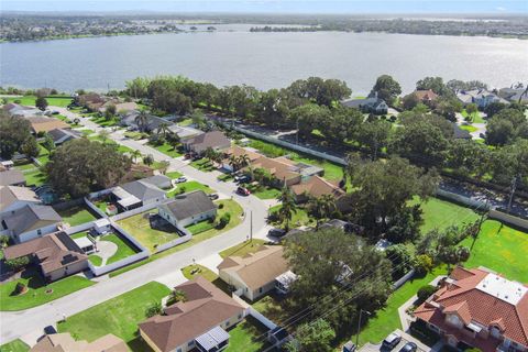 A home in WINTER HAVEN