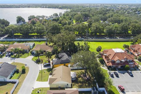 A home in WINTER HAVEN