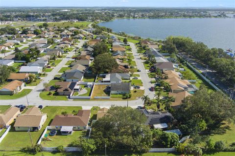 A home in WINTER HAVEN