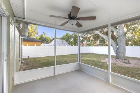 A home in WINTER HAVEN