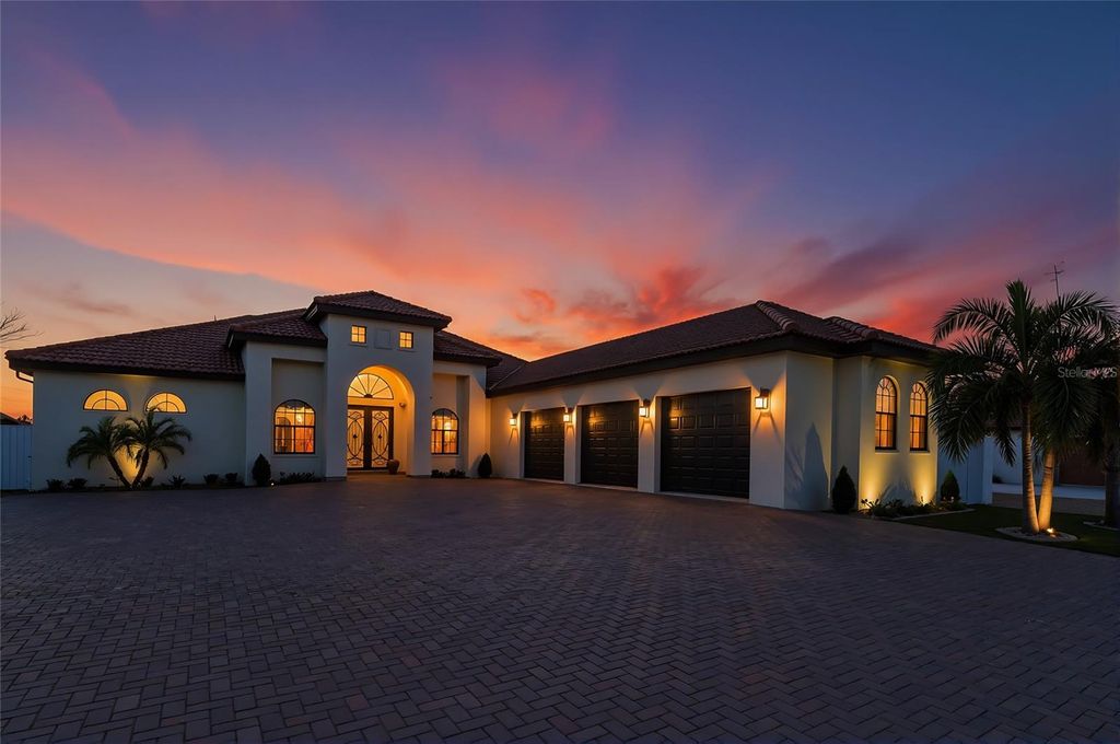 Photo of 7505 27th Avenue W, Bradenton, FL 34209 (MLS # A4672807)