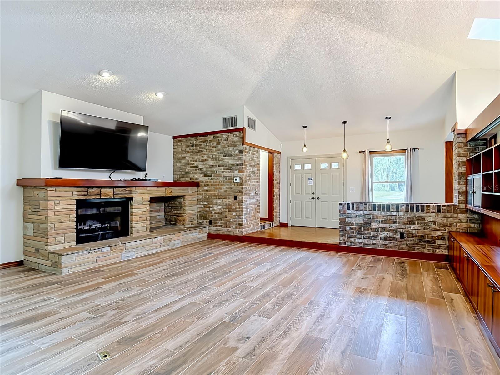1032 VALLEY FORGE ROAD