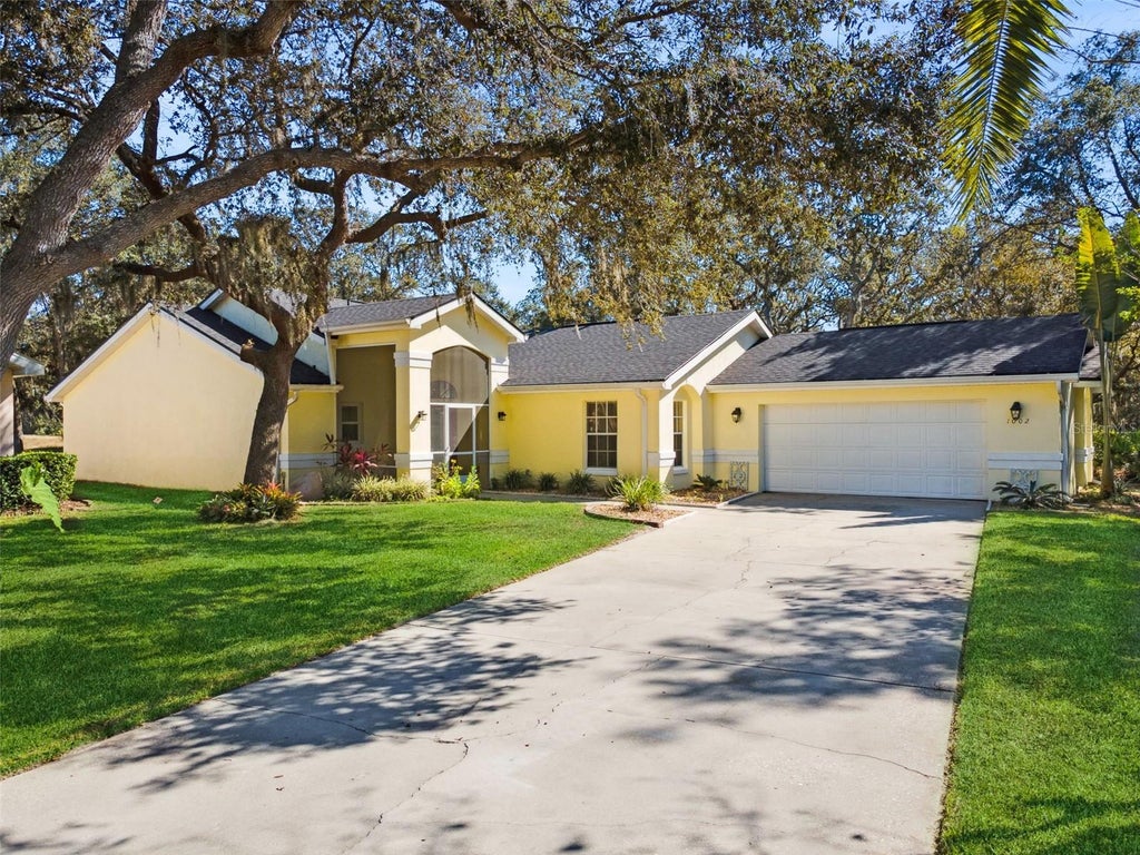 Photo of 1002 Tequesta Trail, Lake Wales, FL 33898 (MLS # P4940316)