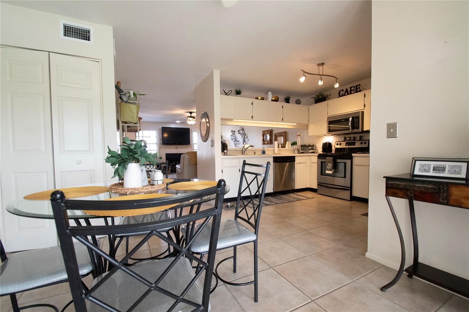 HAMPTON PARK TWNHMS UN 1 - Residential