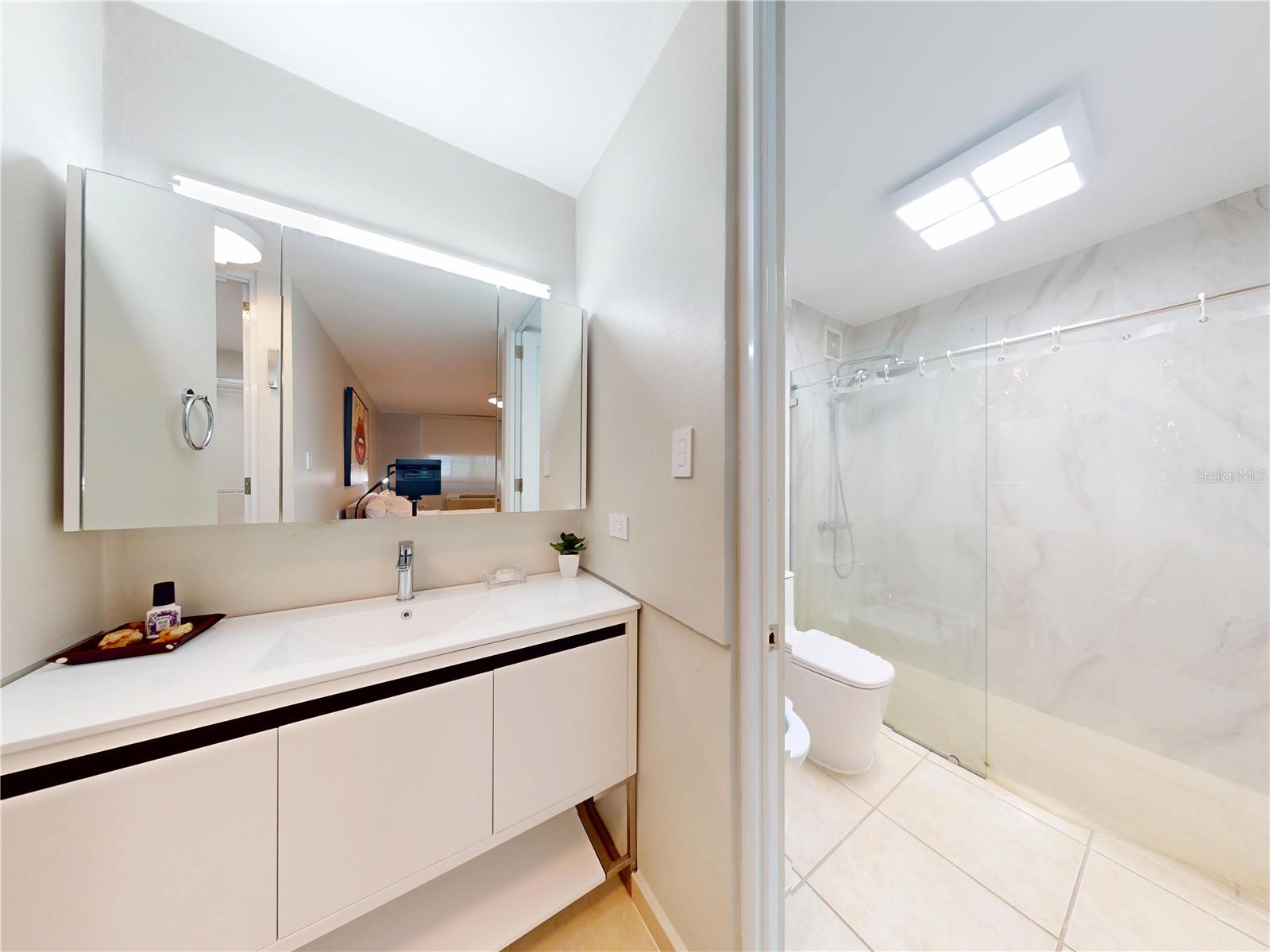 LOS ALTOS DE ESCORIAL - Residential Lease