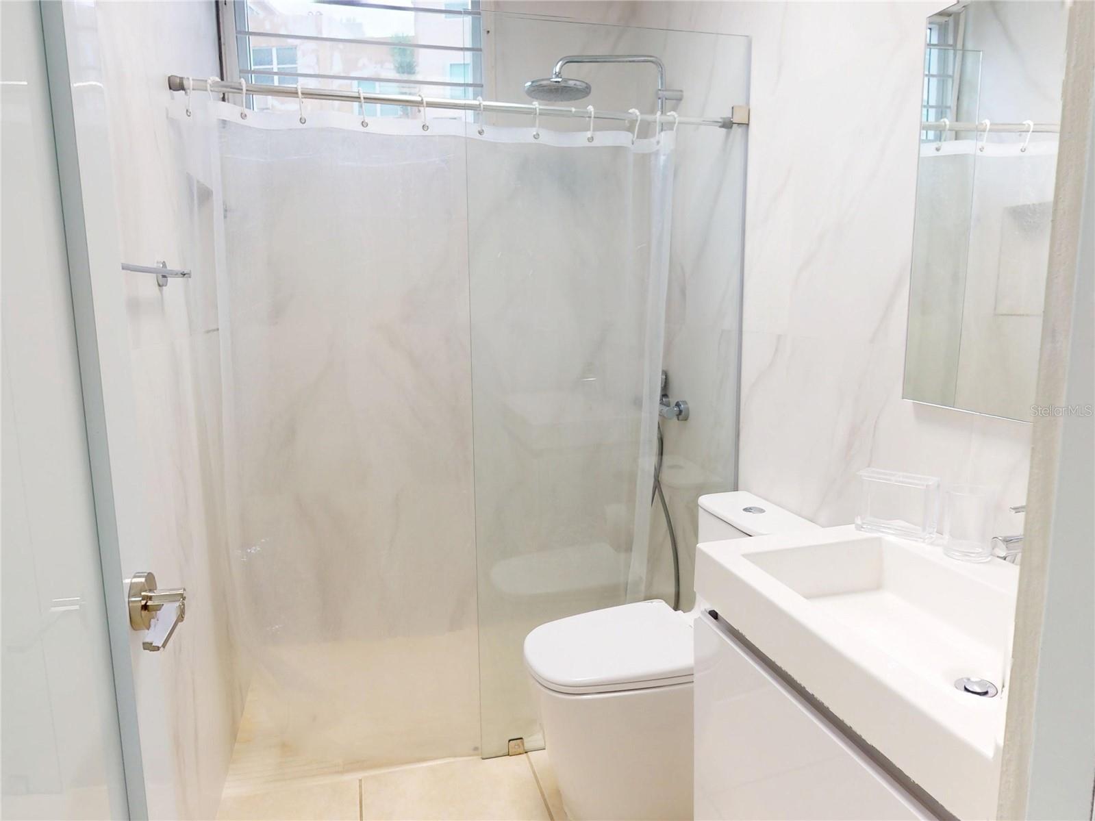 LOS ALTOS DE ESCORIAL - Residential Lease