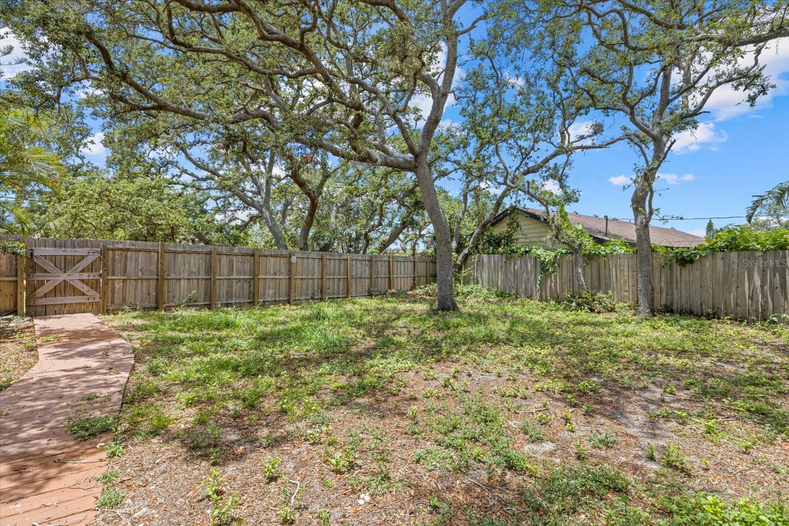 ACREAGE - Residential