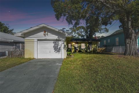 A home in PALM HARBOR