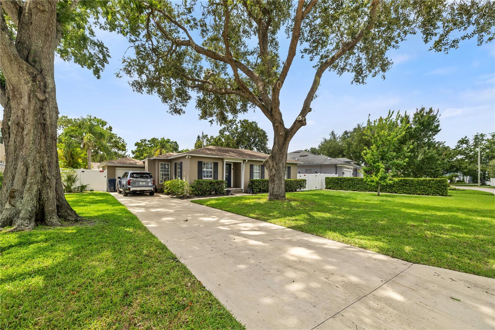 3604 W TAMPA CIRCLE