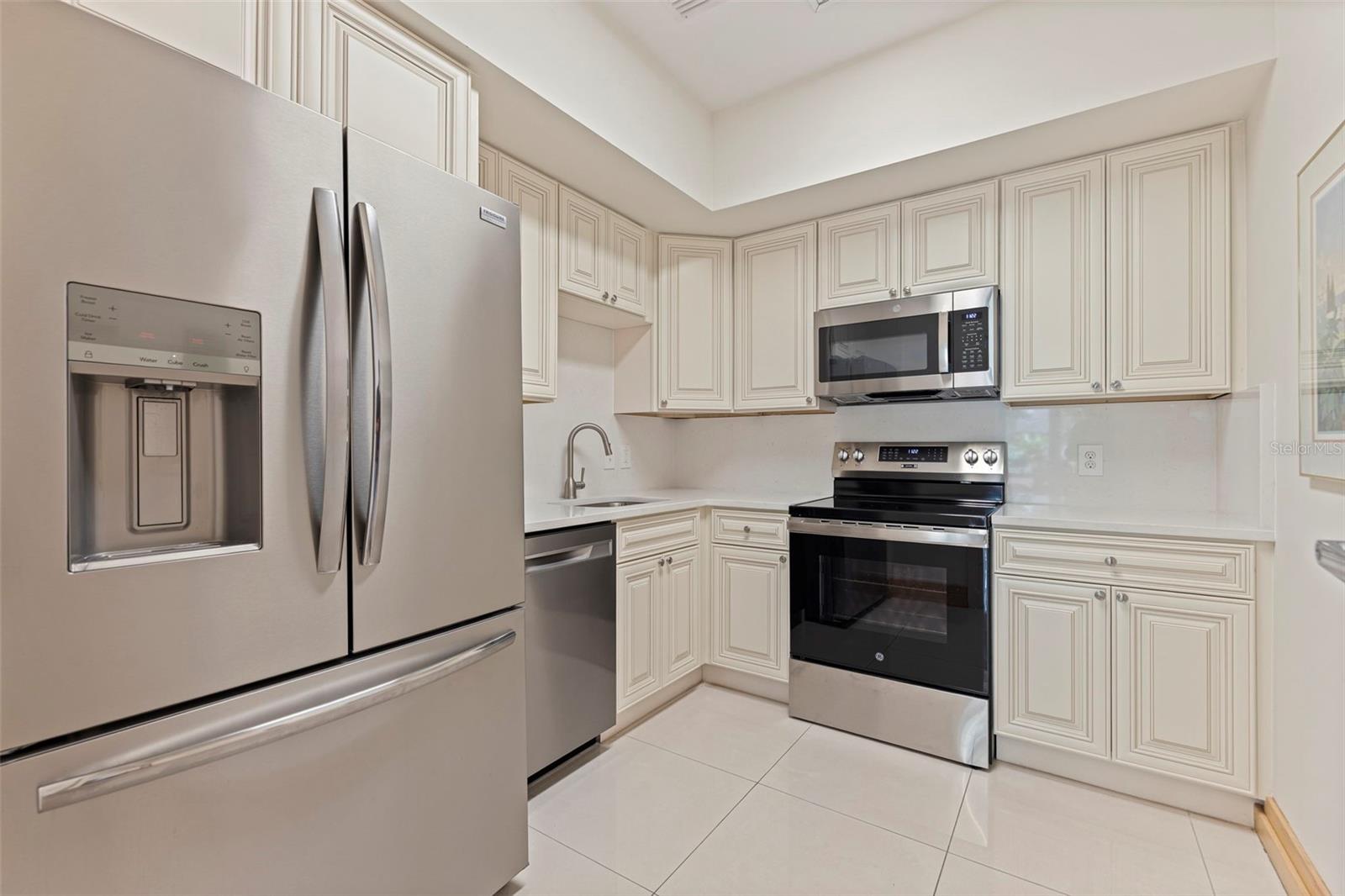 ULTIMAR TWO CONDO - Residential