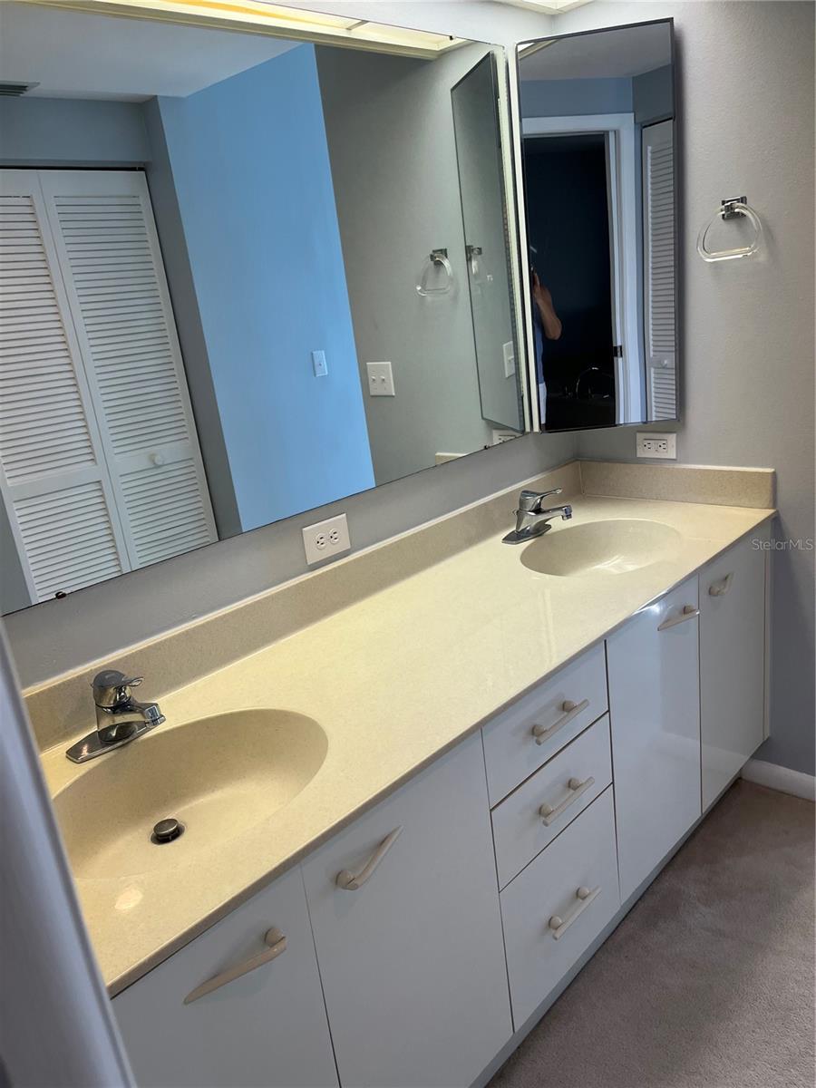 ULTIMAR TWO CONDO - Residential