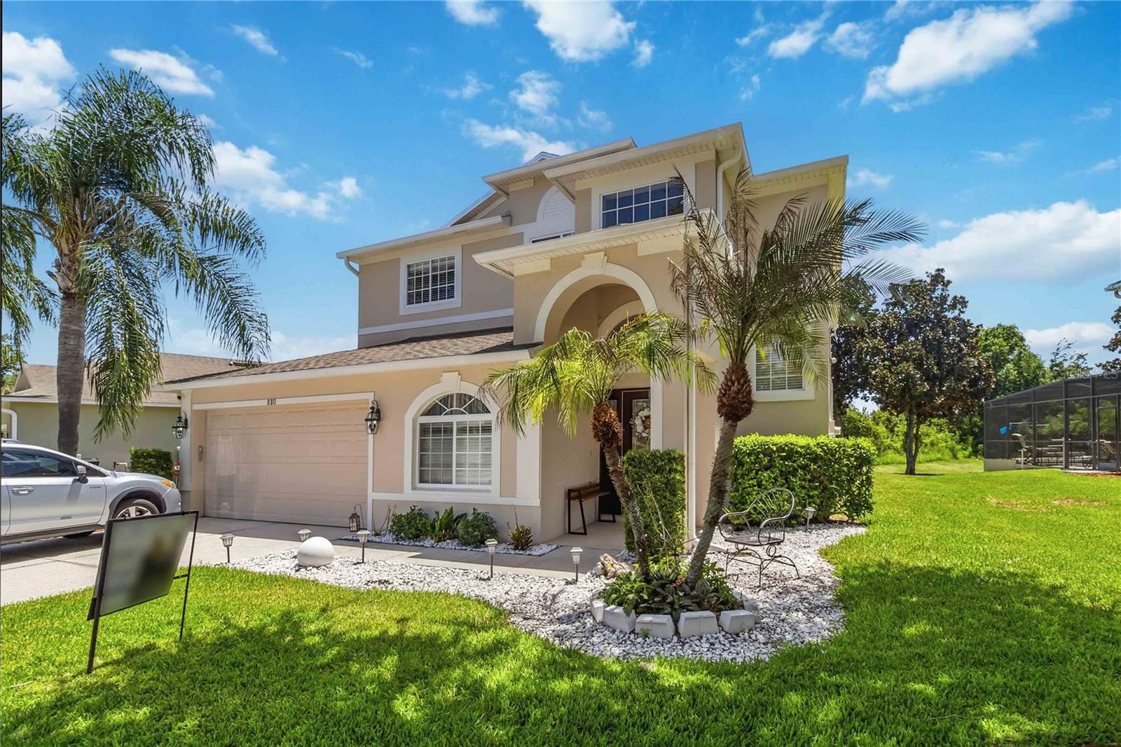 880 SUFFOLK PLACE