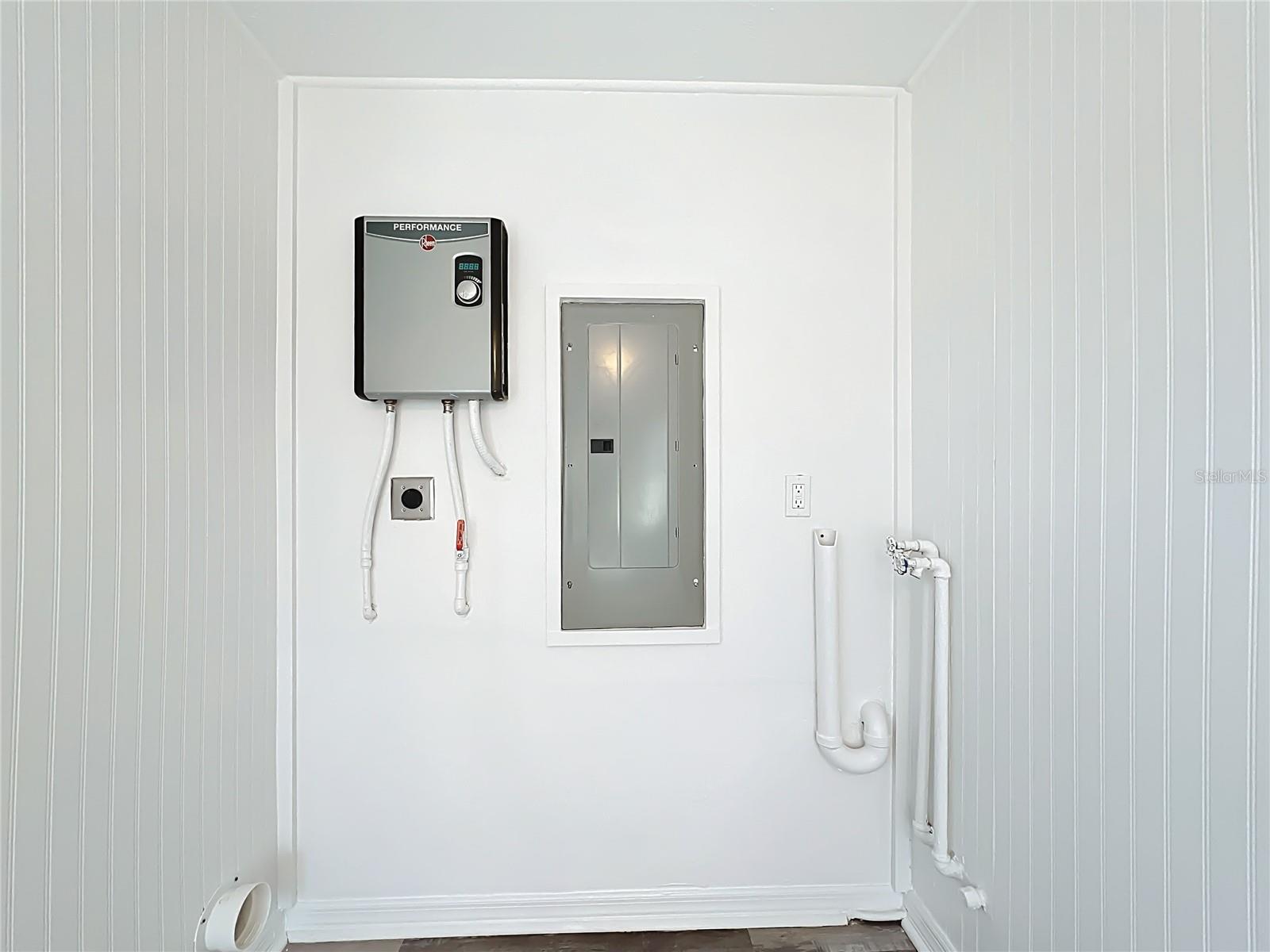 CROMWELL HEIGHTS - Residential