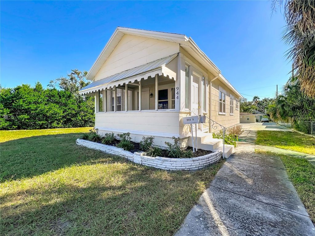 Photo of 944 18th Avenue S, St Petersburg, FL 33705 (MLS # TB8447251)