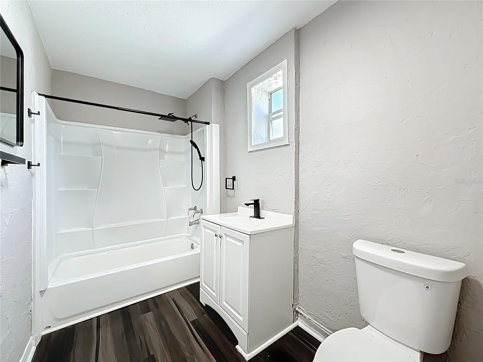 CROMWELL HEIGHTS - Residential