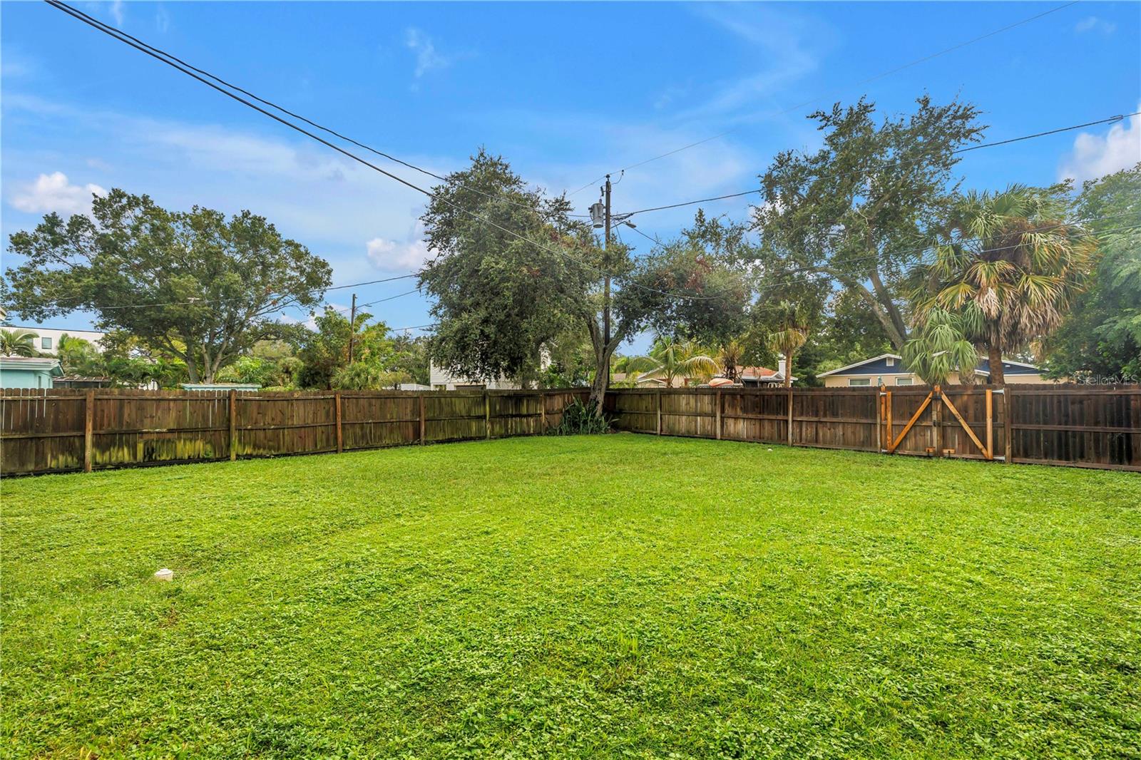 2511 QUINCY STREET S
