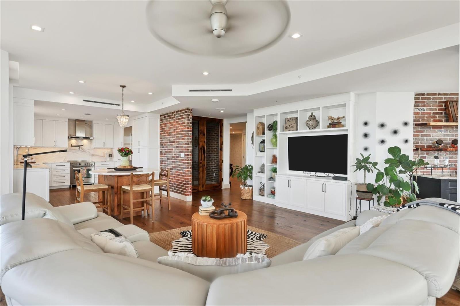GRAND BAY 1 - Residential