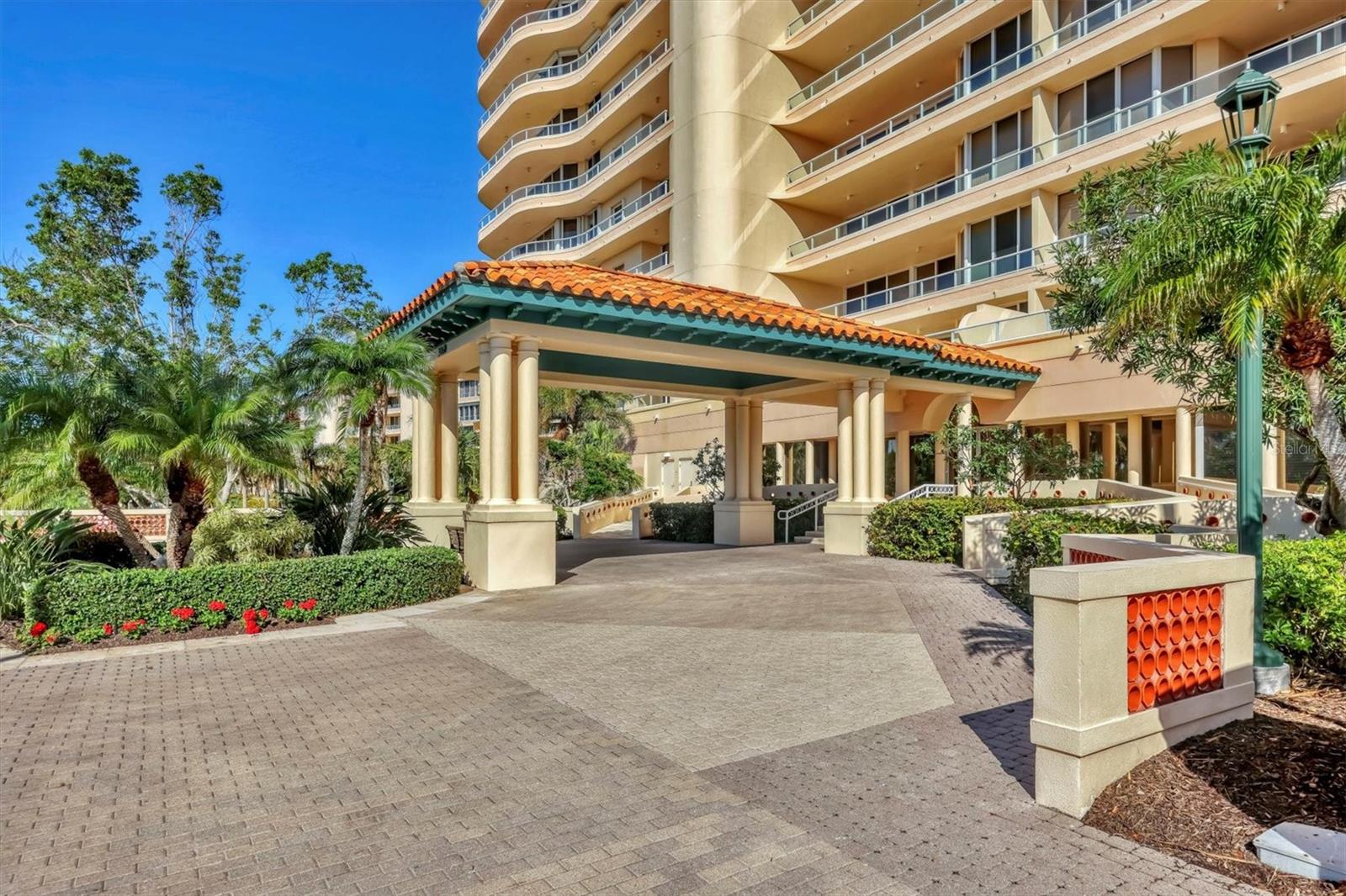 GRAND BAY 1 - Residential