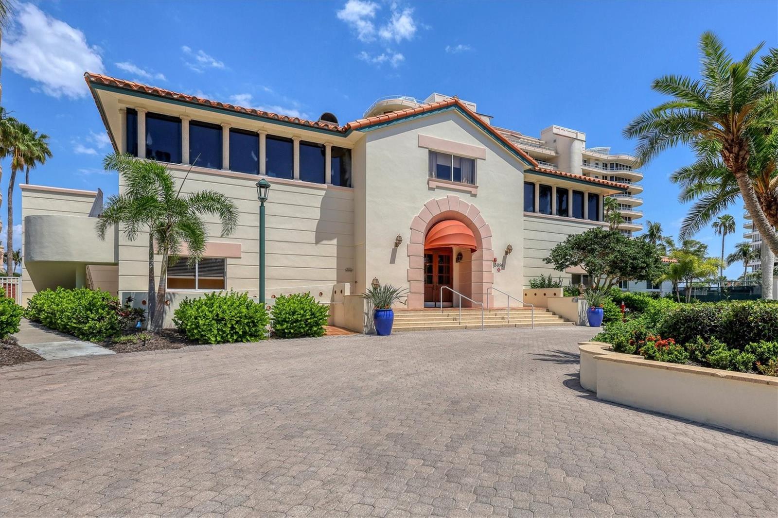 GRAND BAY 1 - Residential