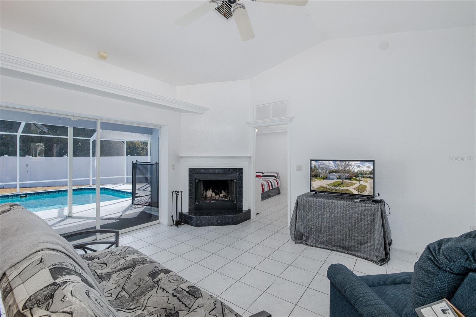 ELLINGTON ESTATES - Residential