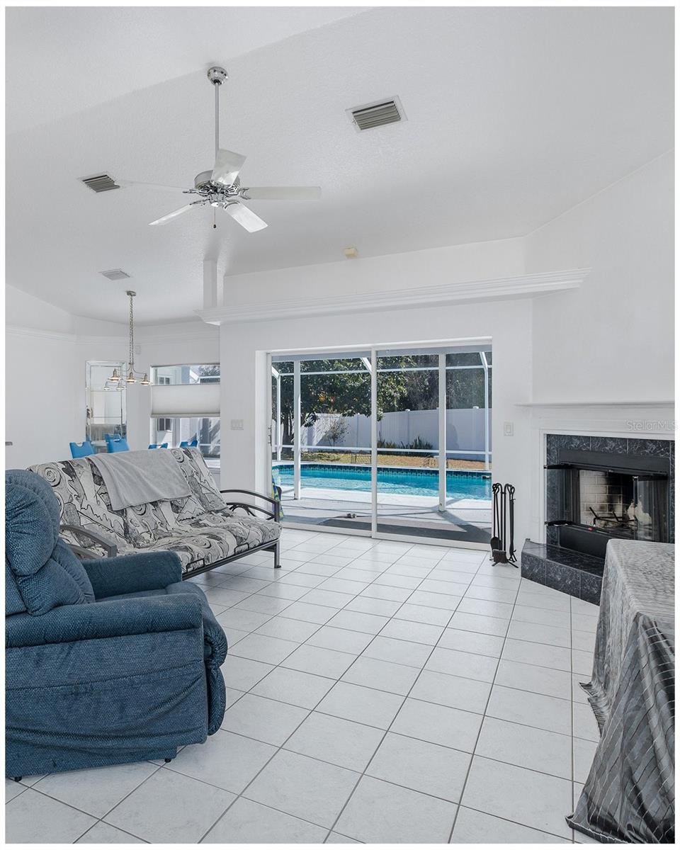 ELLINGTON ESTATES - Residential