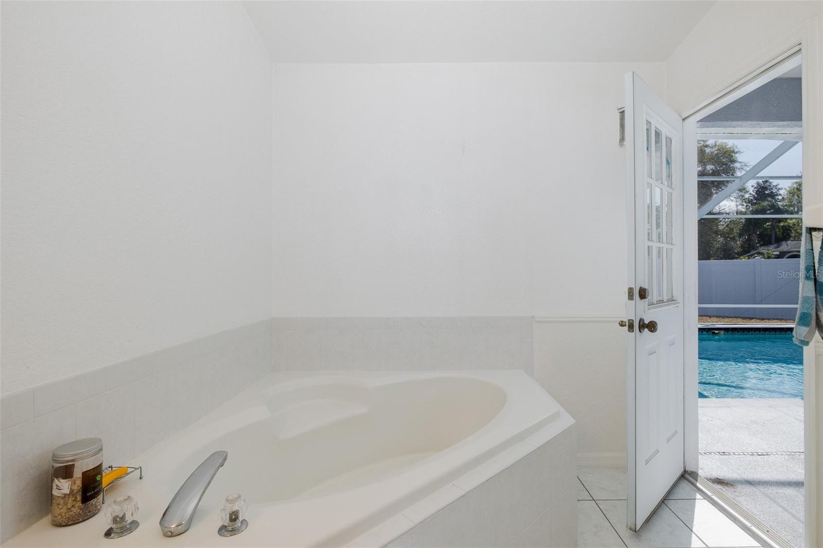 ELLINGTON ESTATES - Residential