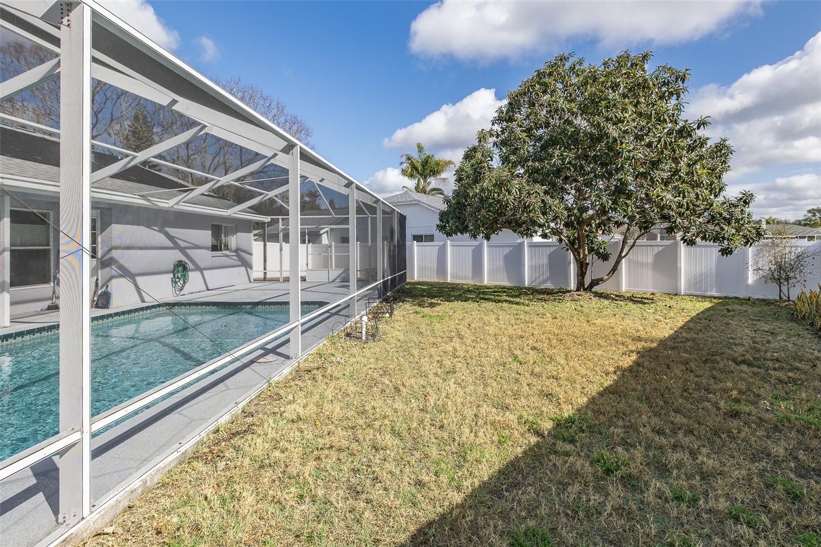 ELLINGTON ESTATES - Residential