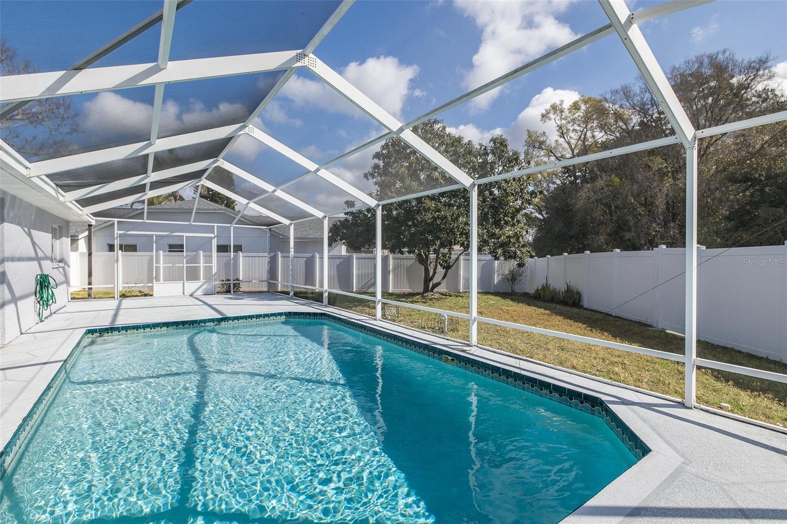 ELLINGTON ESTATES - Residential