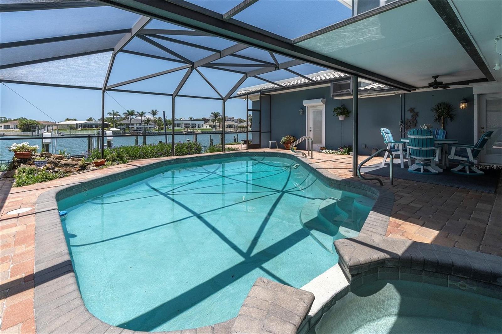 860 HARBOR ISLAND