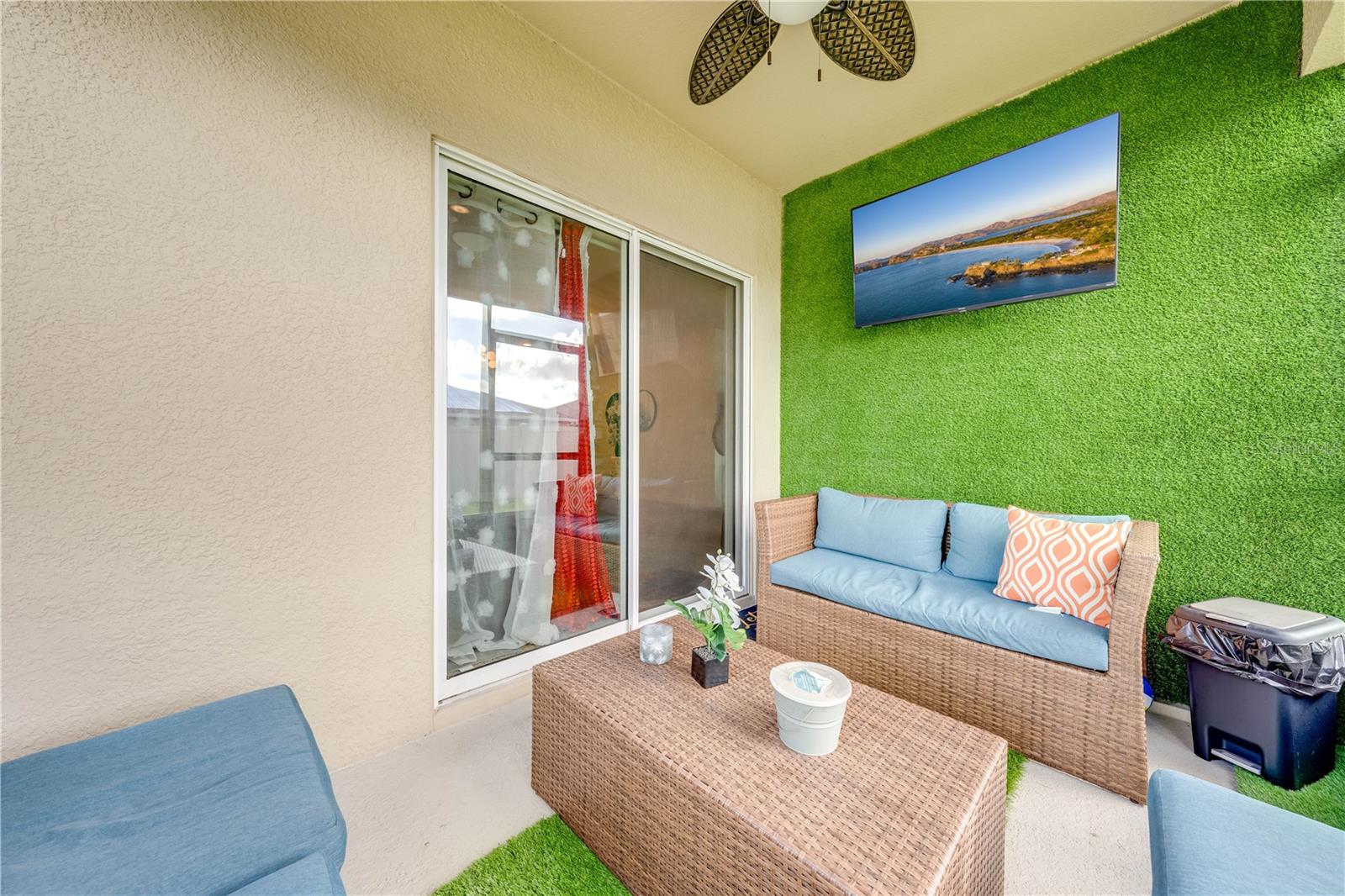 1242 IGUANA LOOP