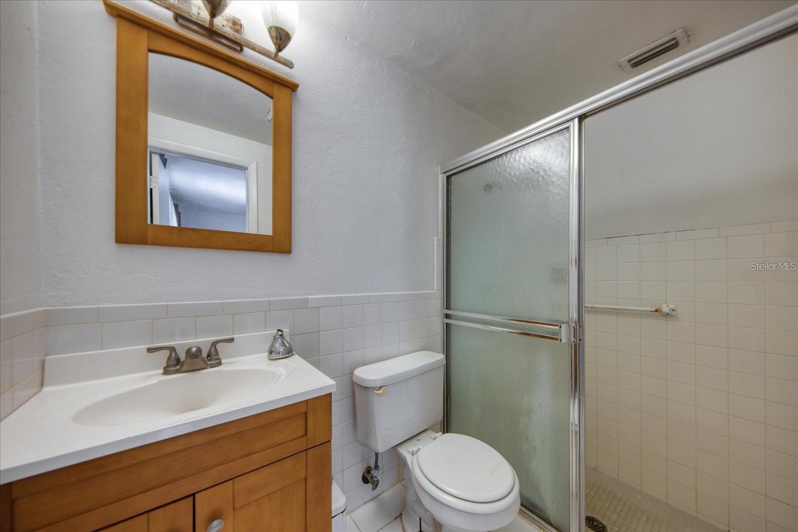 BEACON SQUARE - Residential Lease
