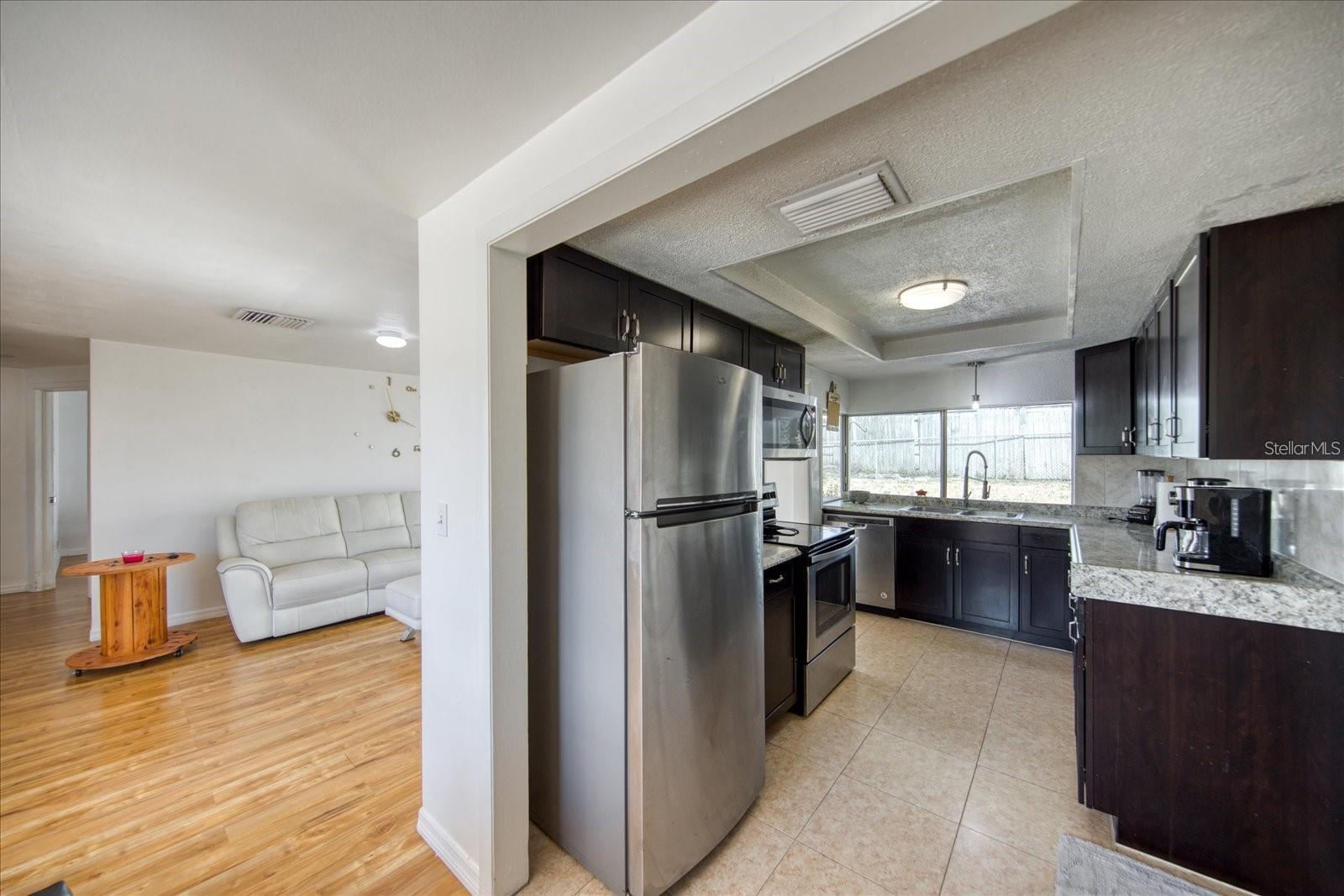 BEACON SQUARE - Residential Lease