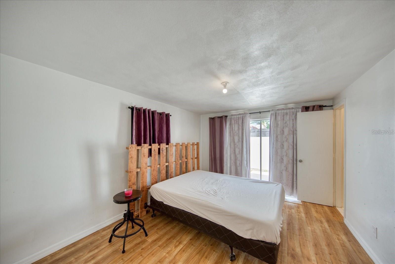 BEACON SQUARE - Residential Lease