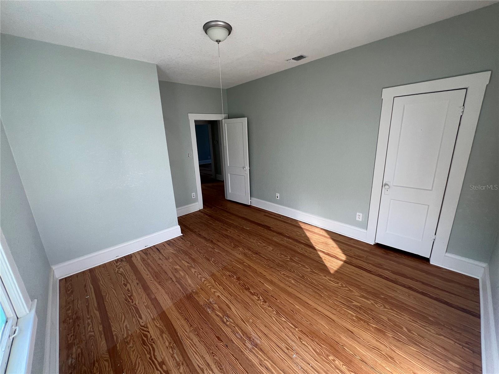 DAVIS DAYTONA BEACH - Residential Lease