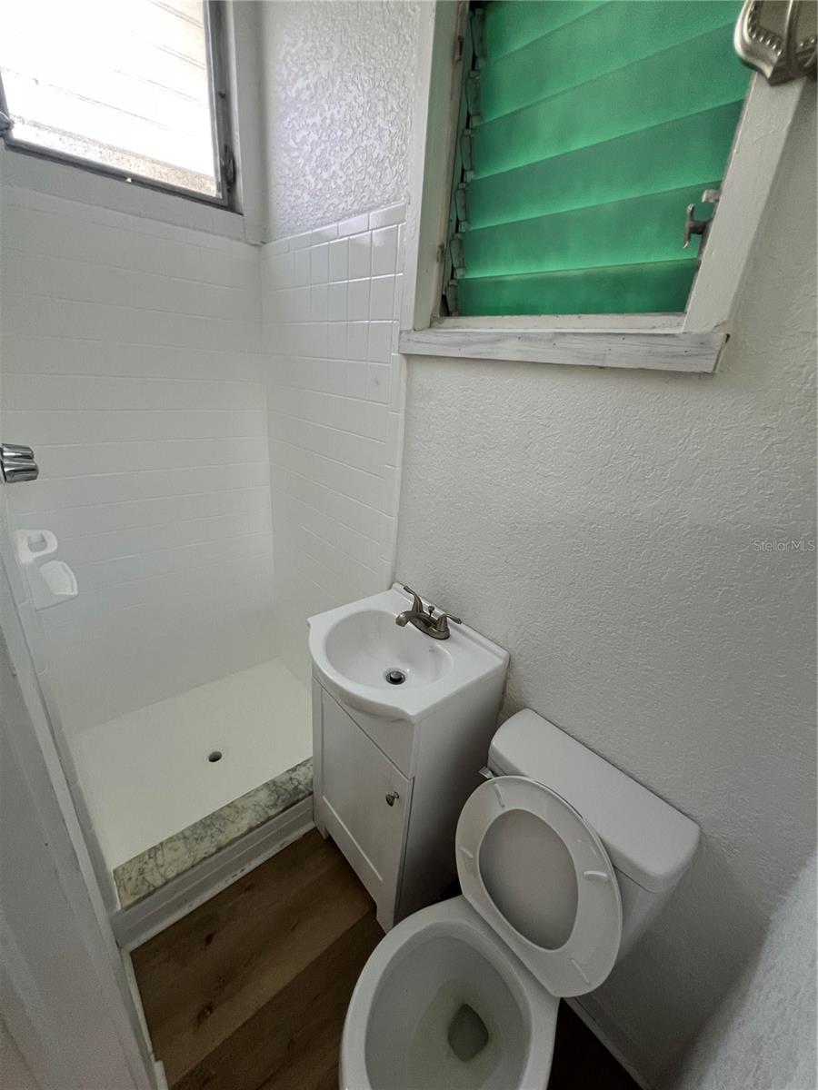 DAVIS DAYTONA BEACH - Residential Lease