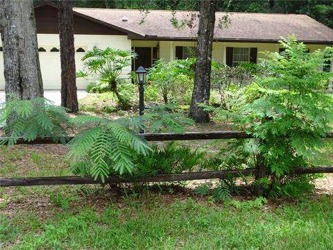 A home in DELAND