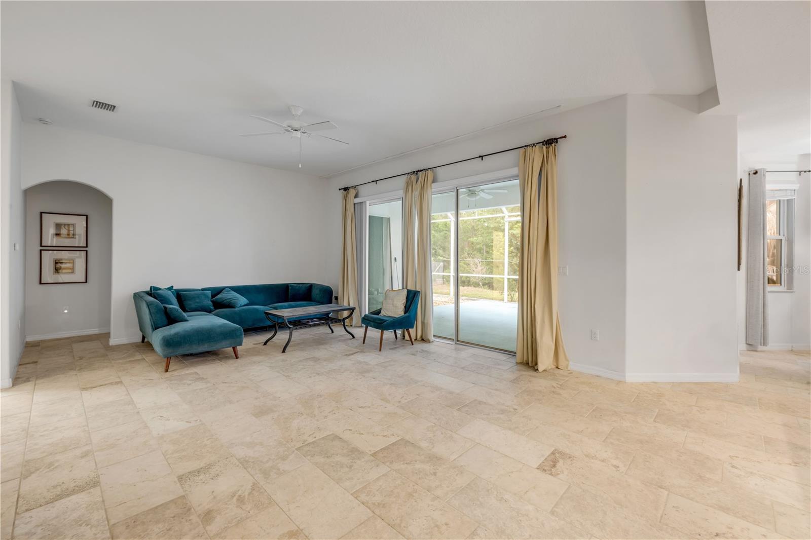 6 PROMENADE PLACE