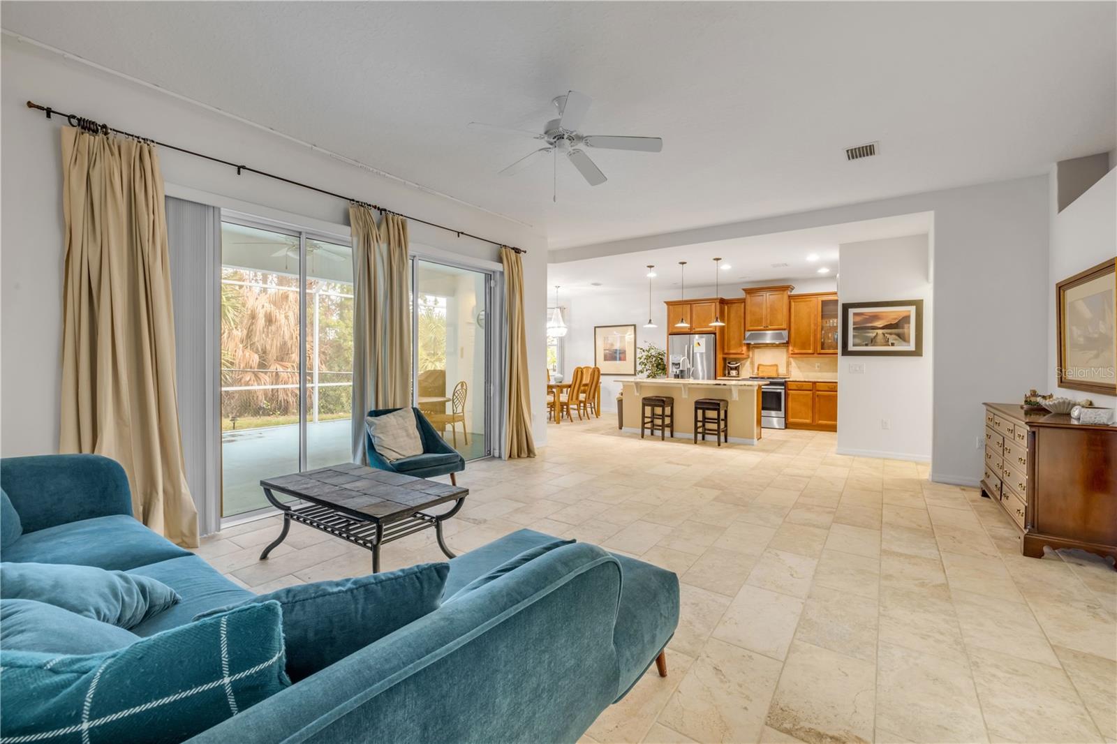 6 PROMENADE PLACE