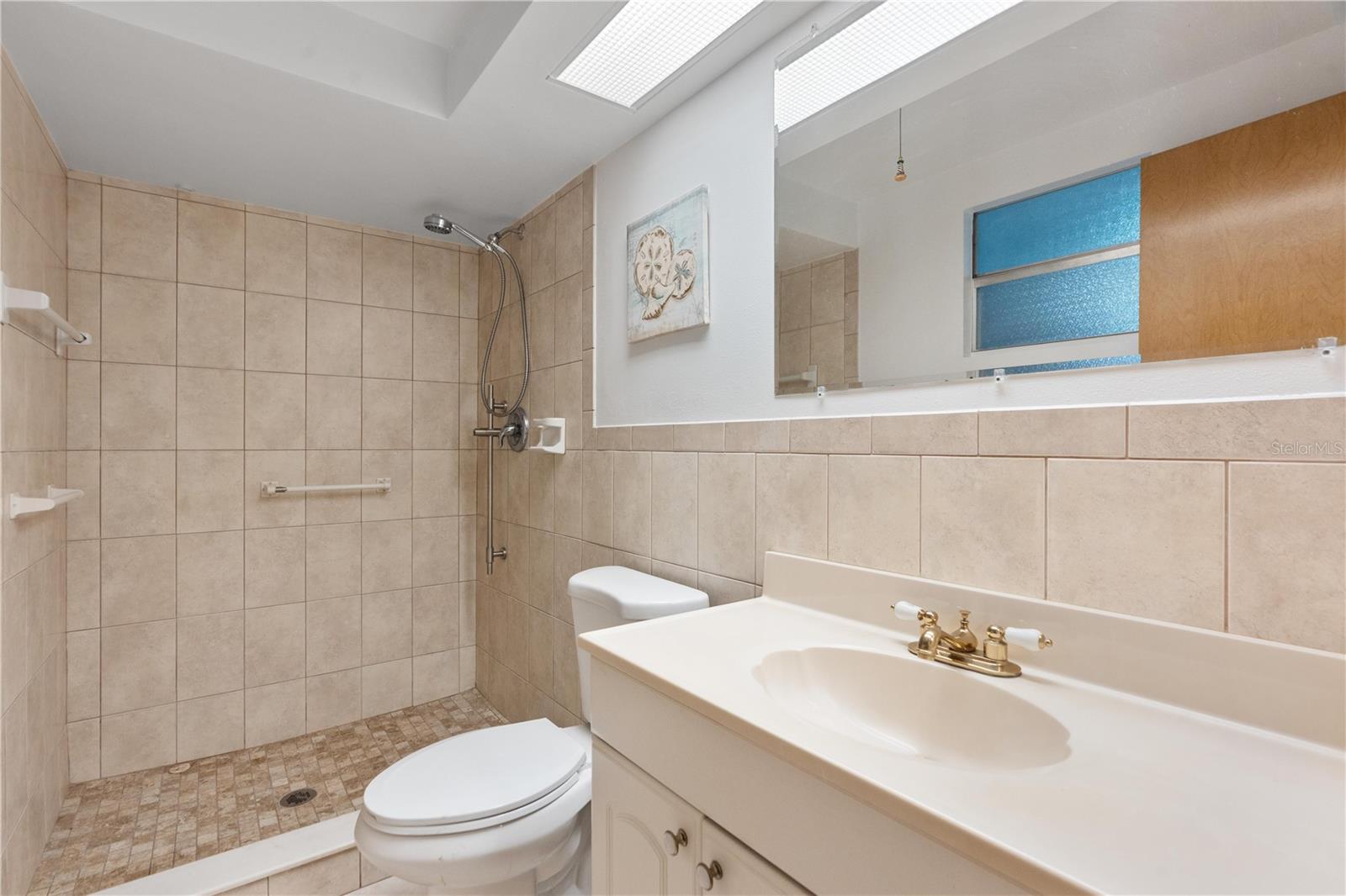 HILLANDALE - Residential