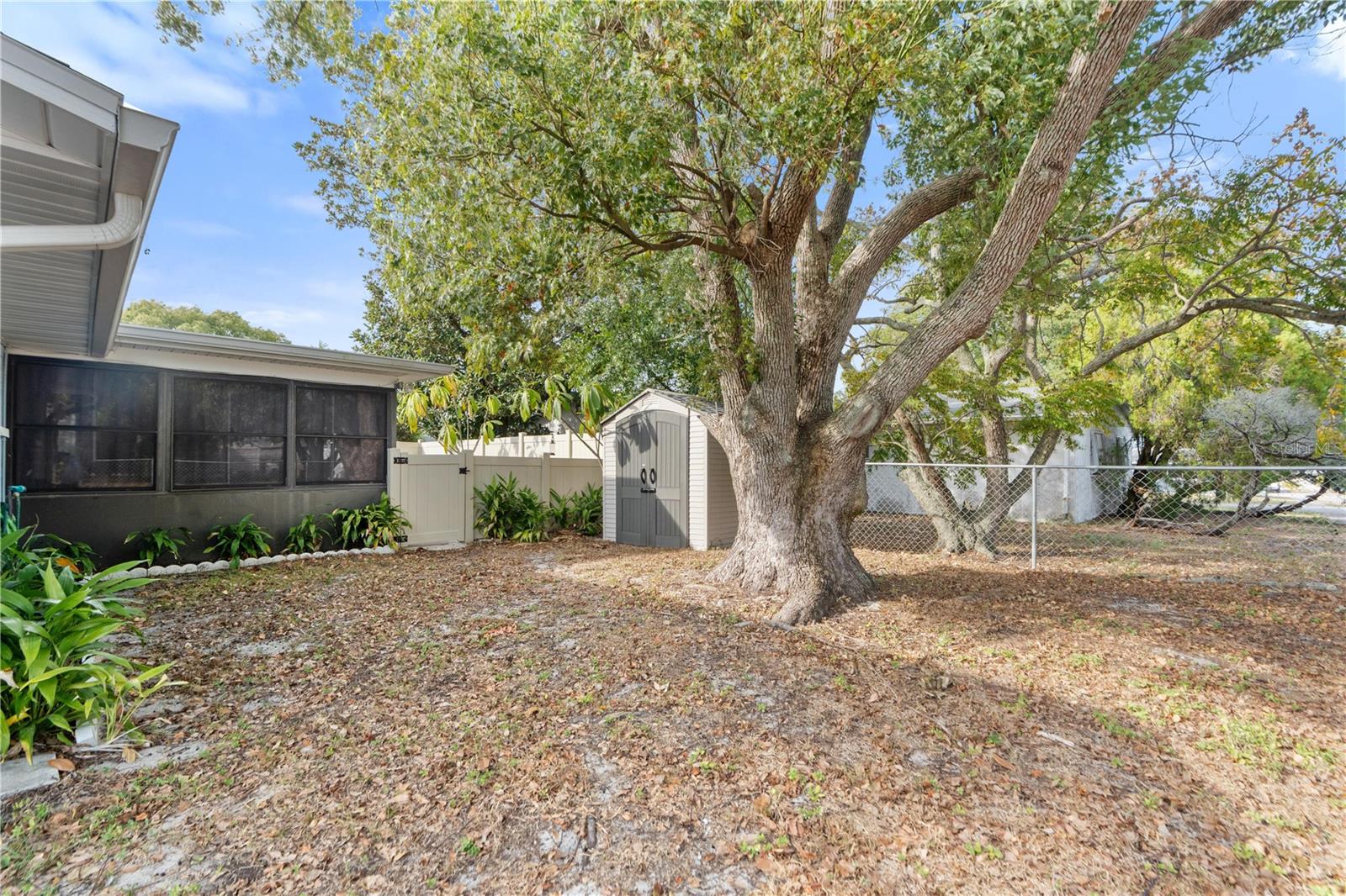 HILLANDALE - Residential