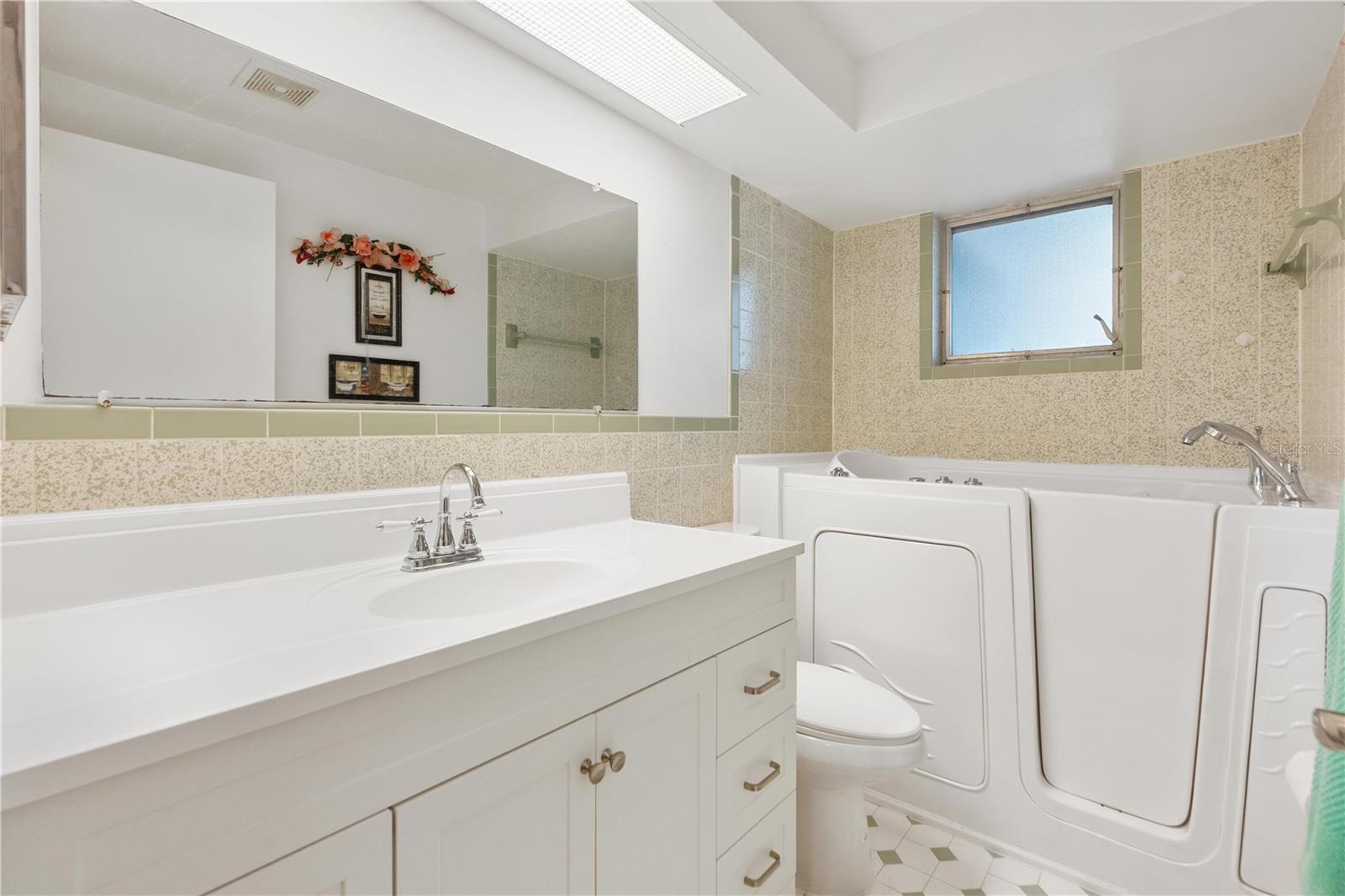 HILLANDALE - Residential