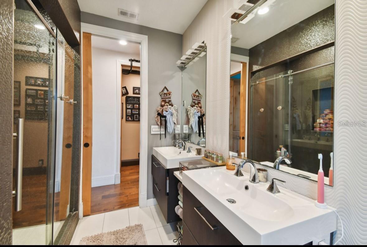 BAYPORT VILLAGE - Residential