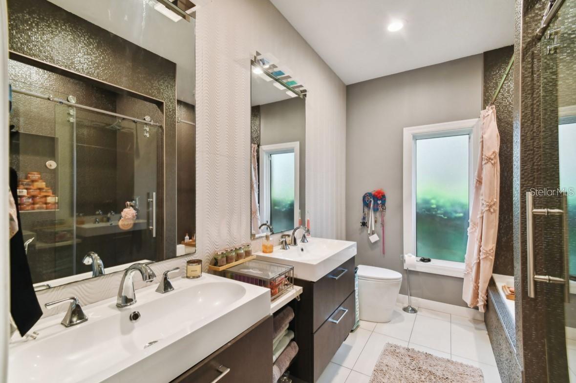 BAYPORT VILLAGE - Residential