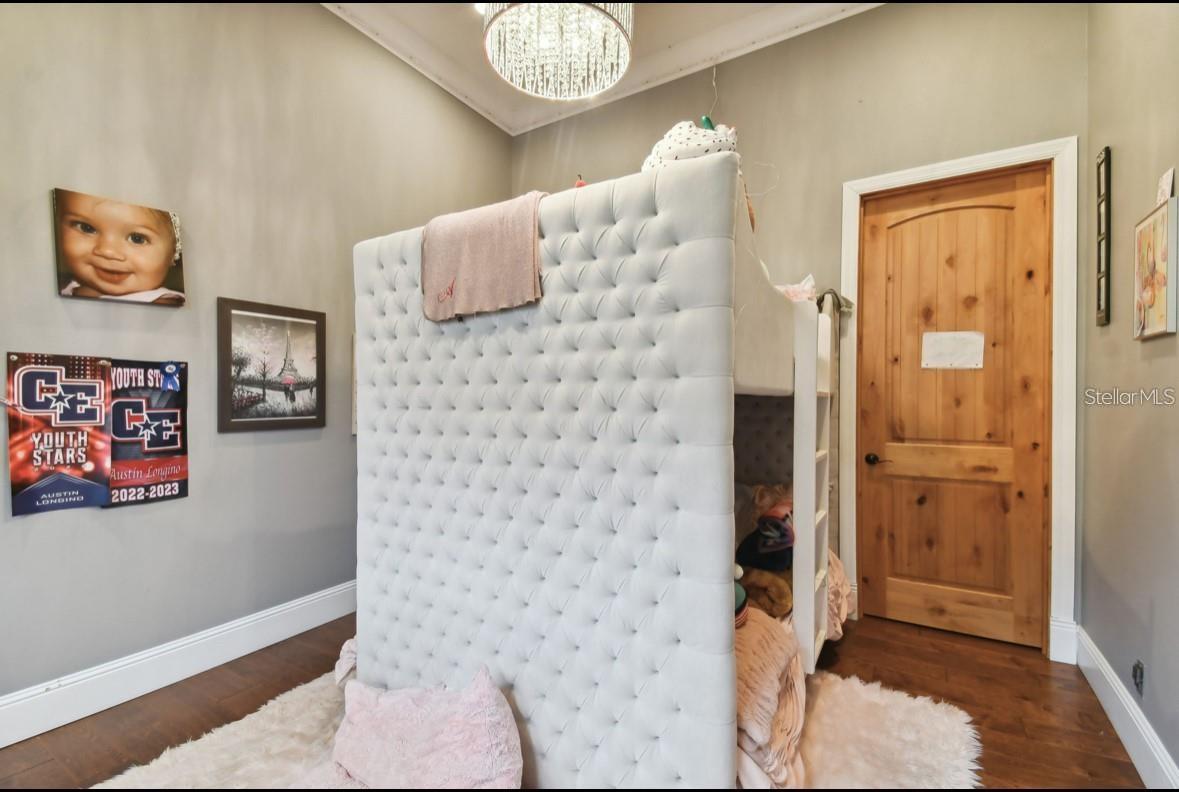 BAYPORT VILLAGE - Residential