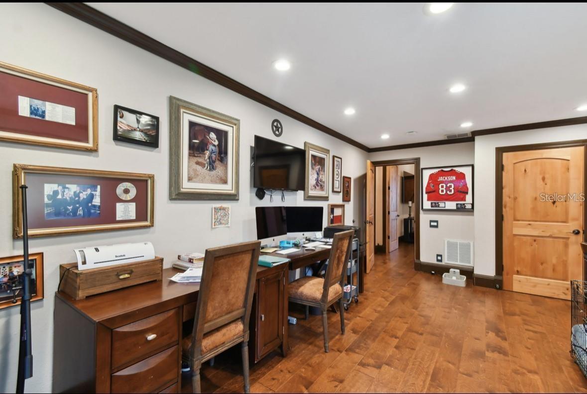 BAYPORT VILLAGE - Residential