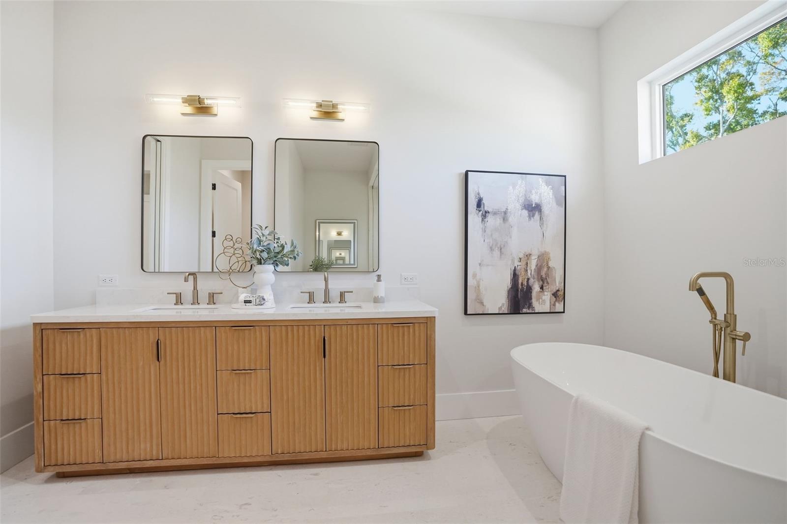 MINNEOLA - Residential