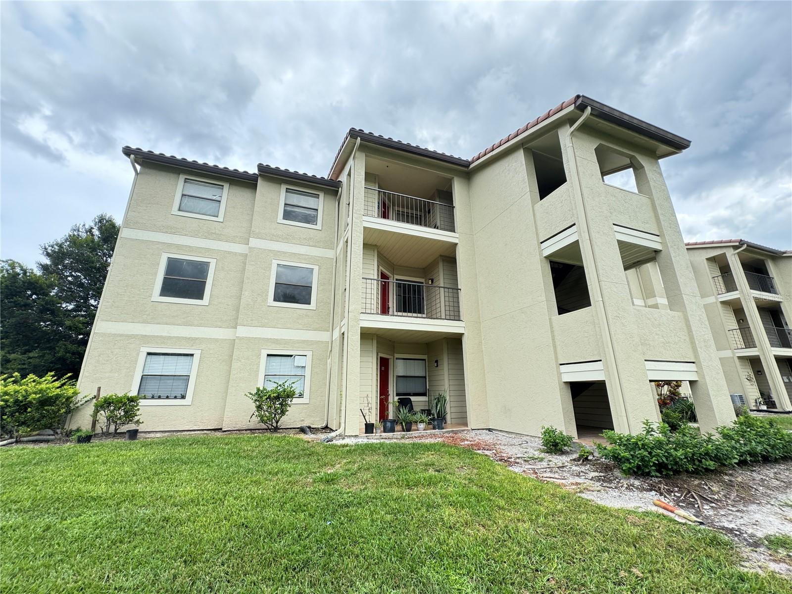 Freshly painted 2BR/2BA condo in Blossom Park Villas! Features granite countertops, an open floor plan, and plenty of natural light. Community amenities include a pool, fitness center, tennis & basketball courts, and playground. Prime Kissimmee location close to shopping, dining, attractions, and major highways. Perfect as a primary home, vacation retreat, or investment property!